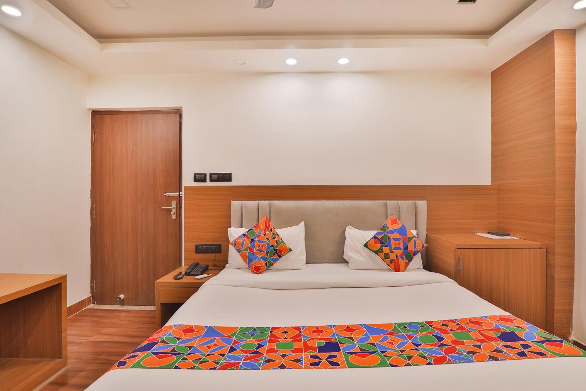 Fabhotel Shaurya Inn Лакнау Екстериор снимка